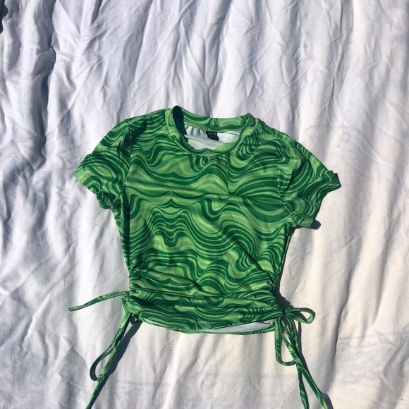 Green Tops - Picture 2 of 5